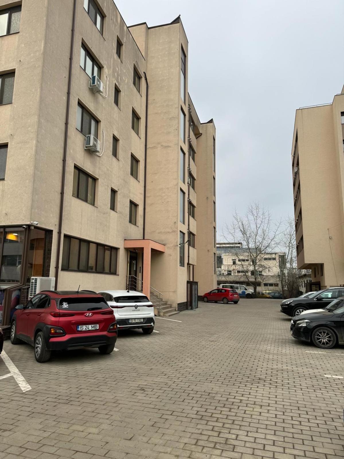 Luxury Young Residence Iasi Exteriör bild