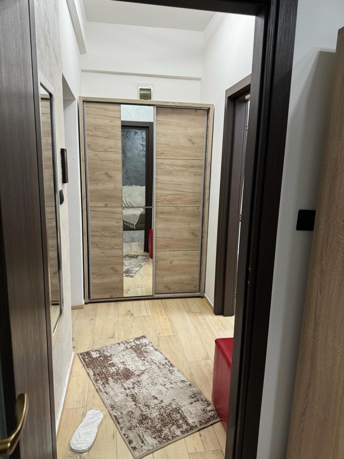 Luxury Young Residence Iasi Exteriör bild